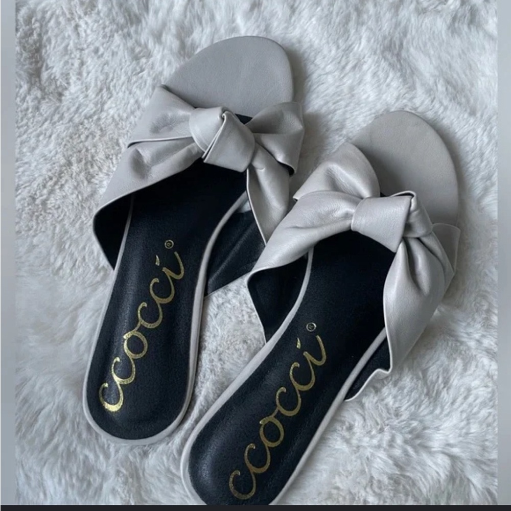 Ccocci Serena knotted faux leather knot top flip flop size 8